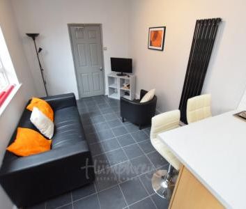 Lutterworth Road, Abington, Northampton, NN1 - Photo 1