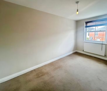 3 bedroom house to rent London Road, Charlton Kings, Cheltenham, GL52 - Photo 5