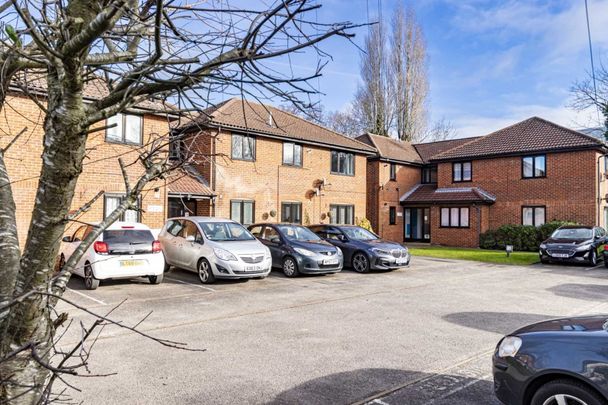 2 bed Flat for rent - Photo 1