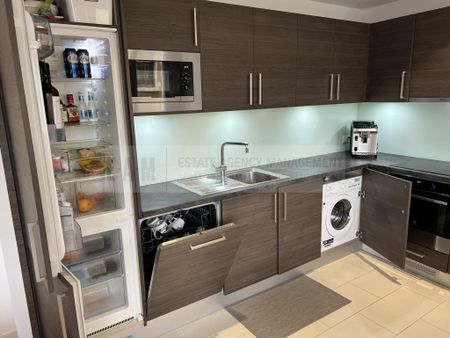 Central location, steps away from the Lake. - Photo 5