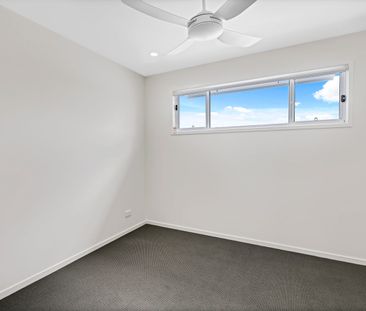 Stunning Terrace Home - Photo 4