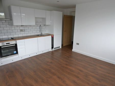 Carlton Square, Carlton, Property for rent - Photo 3