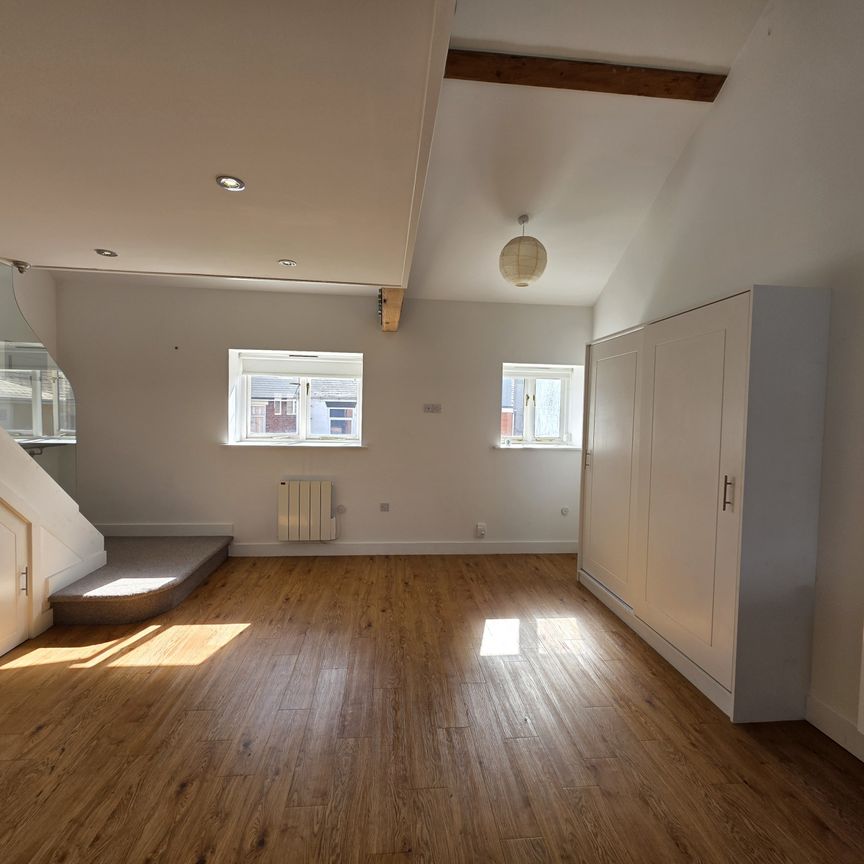 1 Bed Executive Maisonette - Photo 1