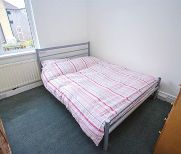 2 Bedroom House - Semi-Detached - Photo 5