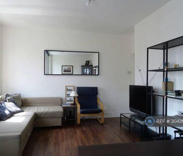 3 bedroom flat to rent - Photo 1