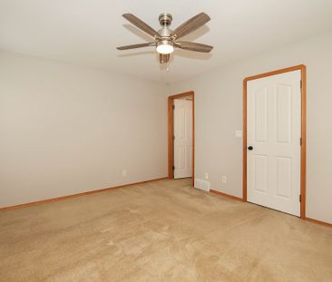 Beautiful Home in Kentwood - Photo 6