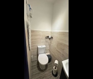 Studio Flat, Horn Lane, W3 - Photo 3