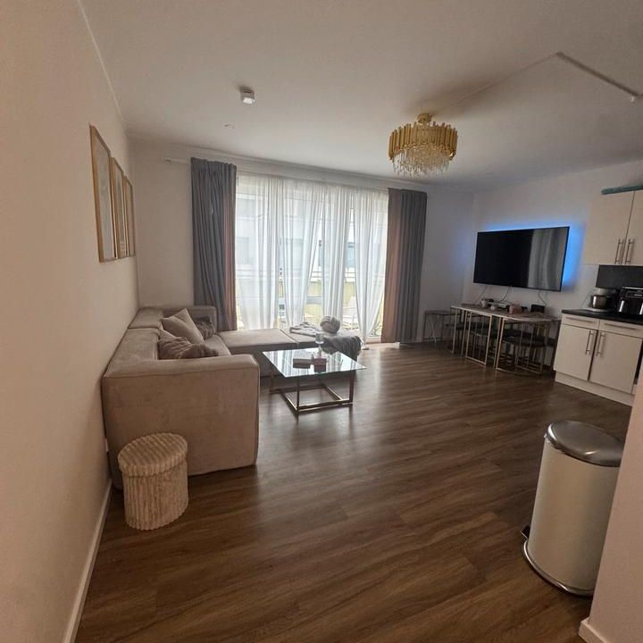 3-Zimmer-Wohnung mit Balkon & Aufzug in Schöneweide - Photo 1