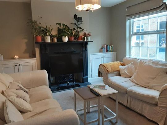 2 bedroom terraced house to rent - Photo 1