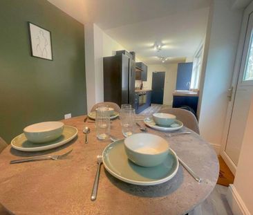 1 bedroom in a house share to rent - Photo 1