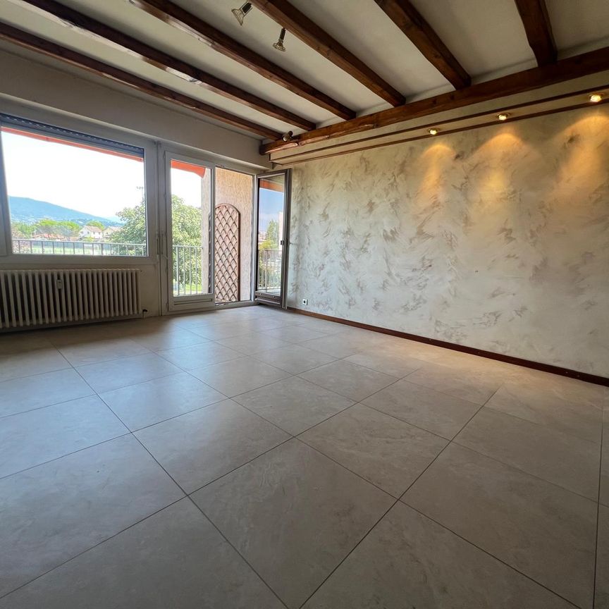 Location Appartement 3 pièces 77m² - Photo 1
