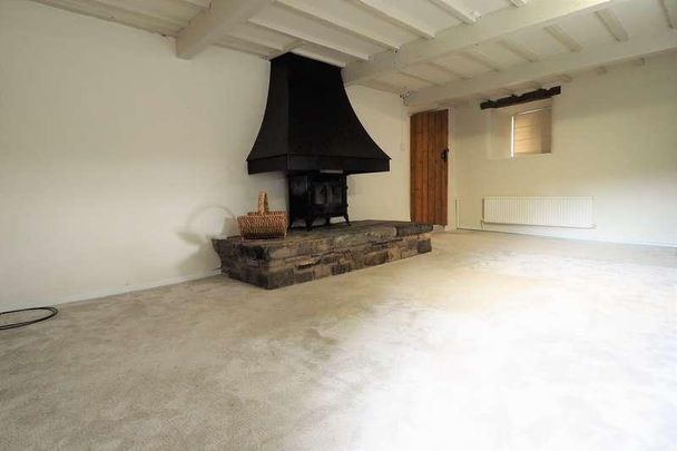 Highgate Road, Hayfield, SK22 - Photo 1