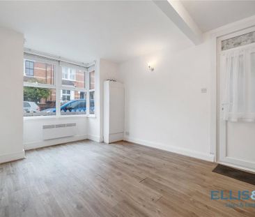 2 bedroom end of terrace house to rent - Photo 2