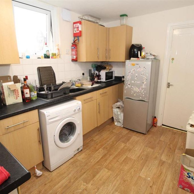 3 bedroom flat to rent - Photo 1
