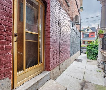 For Lease - 984 Dundas Street Unit# 1, Toronto, Ontario - Photo 1