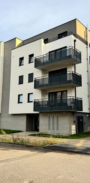 YUTZ – Appartement 2 pièces – Une chambre – Terrasse – Box en sous-sol - Photo 1