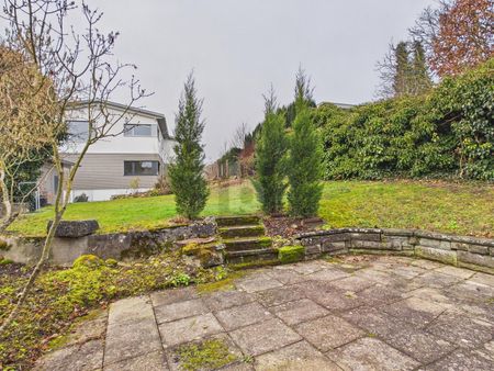 QUIET, SUNNY, WITH SPACIOUS GARDEN - Foto 5