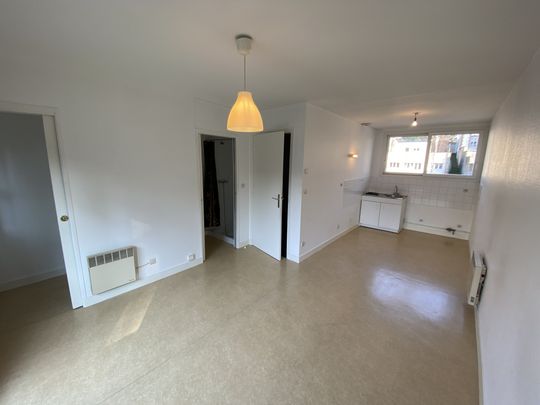 Location Appartement 2 pièces 26m² ST LO 50000 - Photo 1