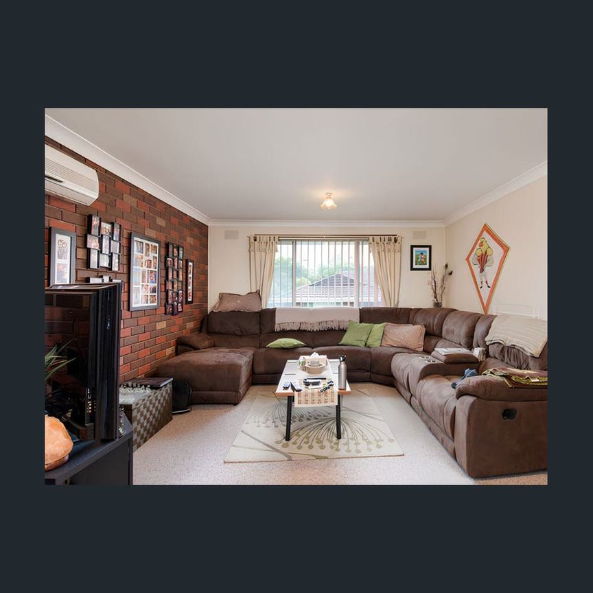 Comfortable Living in a Convenient Lilydale Location - Photo 1