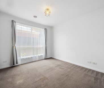 LOW MAINTENANCE LIVING IN CONVENIENT LOCATION - Photo 3