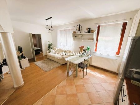 Kiadó átlagos állapotú lakás - Sopron - Photo 4