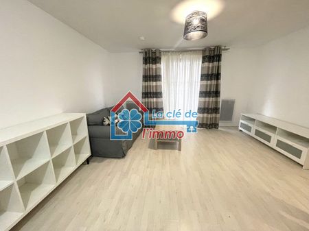 A LOUER - APPARTEMENT MEUBLÉ + BALCON + 2 PARKING - Photo 2