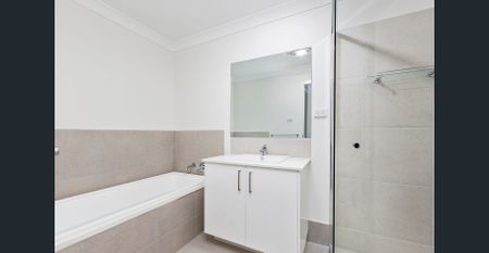 Modern Four Bedroom Duplex - Photo 2