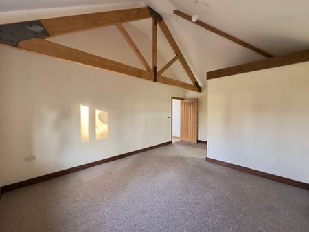 3 bedroom barn conversion to rent - Photo 2
