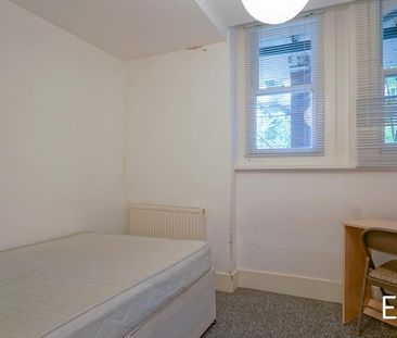 3 bedroom flat to rent - Photo 2