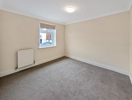 2 bedroom semi-detached house to rent - Photo 3