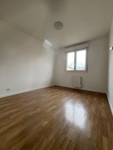 T3 - QUARTIER HOTEL DE VILLE -AULNAY S/BOIS - 55 m² - Photo 2