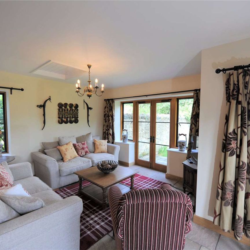 A charming home enjoying a rural setting located approximately 1 mile from the historic town of Westerham. - Photo 1