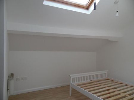 1 bedroom penthouse to rent - Photo 3