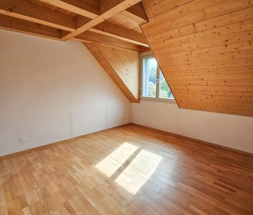 Grosszügige 4.5-Zimmer-Dachwohnung mit Galerie und zwei Balkone - Photo 5