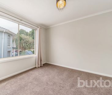 THREE BEDROOM DELIGHT IN PRIME LOCATION !!! - Photo 5