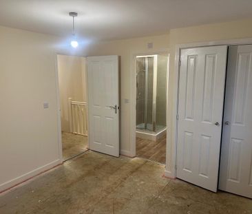 3 bedroom detached house to rent - Photo 2