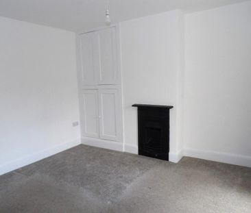 2 bedroom end of terrace house to rent - Photo 1