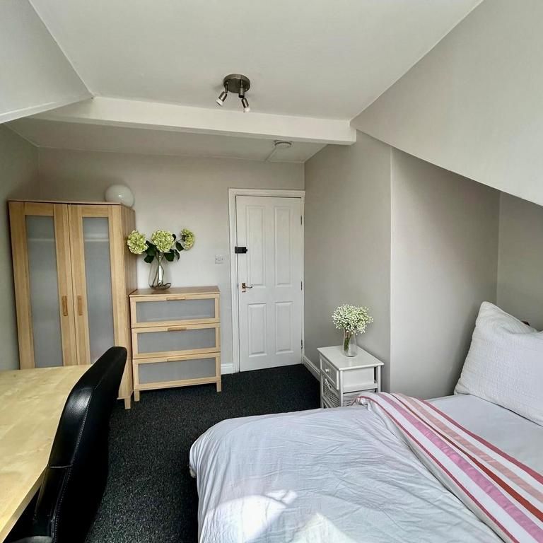 4 bedroom house share to rent - Photo 1