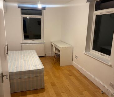 Room in a Shared Flat, Double Room, NW10 - Photo 1