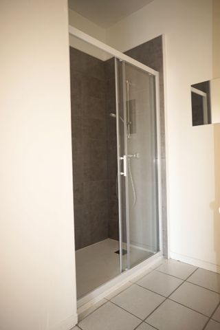 Location Appartement 5 pièces 89m² - Photo 5