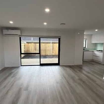 5/27 Wentworth Avenue, Papatoetoe, modern 3 bedroom - Photo 1