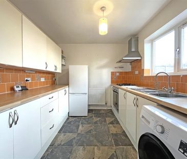 2 bedroom Maisonette to rent - Photo 4