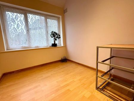 3 bedroom House To Let - Photo 2