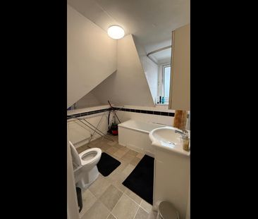 Room in a Shared Flat, Chesterfield Court, NW11 - Photo 3