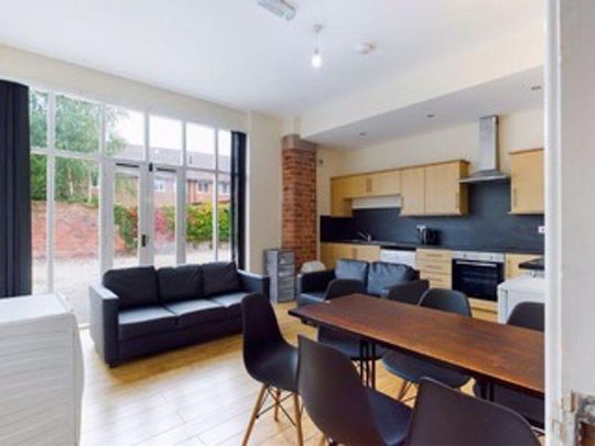 6 bedroom apartment to rent - Photo 1