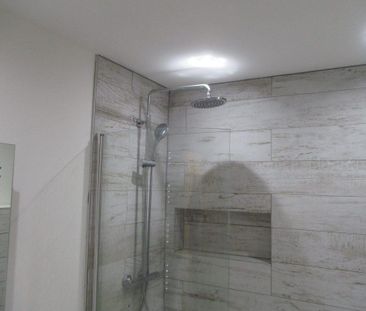 2 bedroom end of terrace house to rent - Photo 4