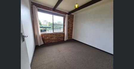 Close to Town - Photo 5