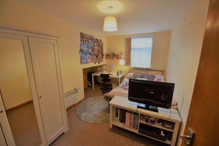 2 bedroom Flat in 1 Low Close Street, Leeds - Photo 4