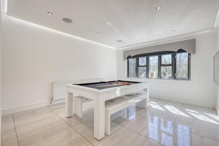 4 bedroom detached house to rent - Photo 4