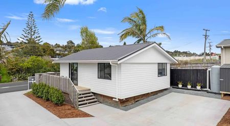 Immaculate 2 bedroom standalone home near the ... - Photo 3